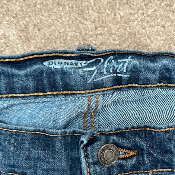 Old Navy Flirt Jeans - Picture 5 of 9